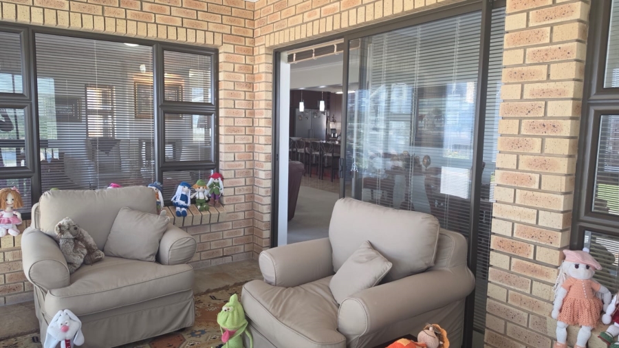 4 Bedroom Property for Sale in Stilbaai Wes Western Cape